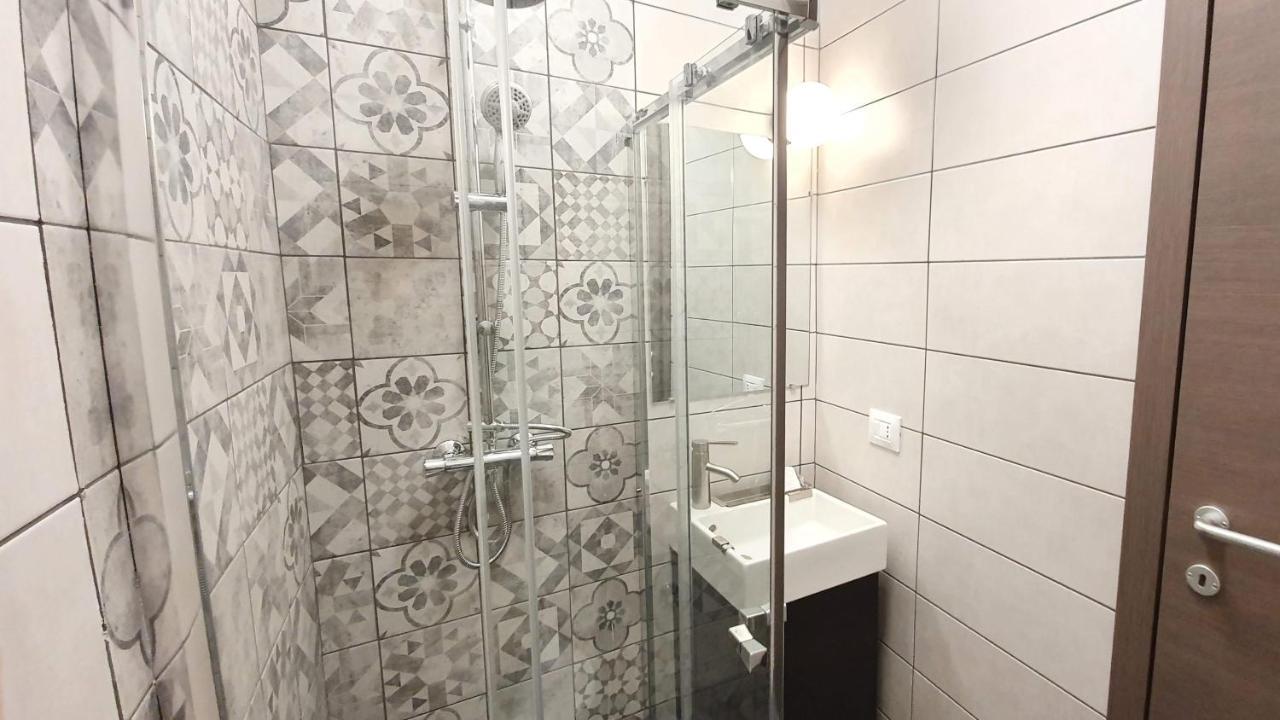 Interno1 Bari Policlinico Hotel Eksteriør billede