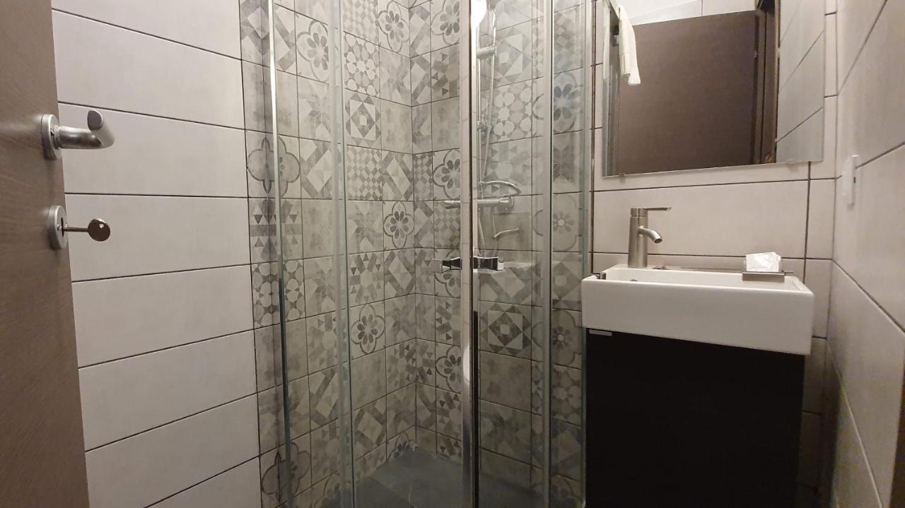 Interno1 Bari Policlinico Hotel Eksteriør billede